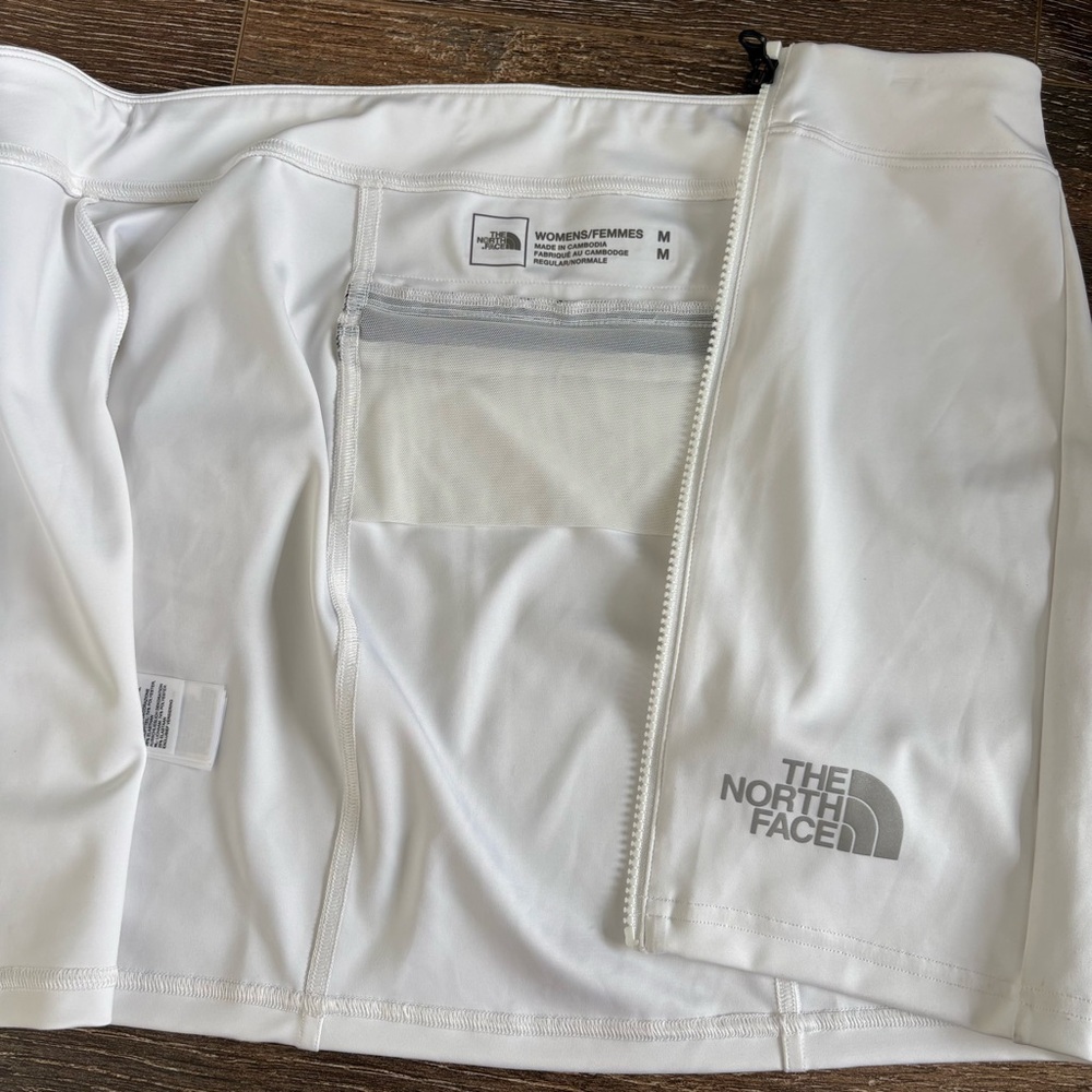 The North Face White Mini Skirt with Grey Logo - Picture 7 of 7